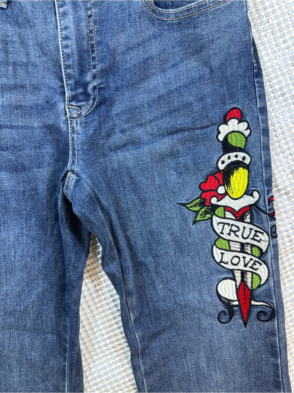 Ed Hardy Y2K True Love Embroidered Denim Fit and Flare Women's Jeans Size 30 - Picture 10 of 11